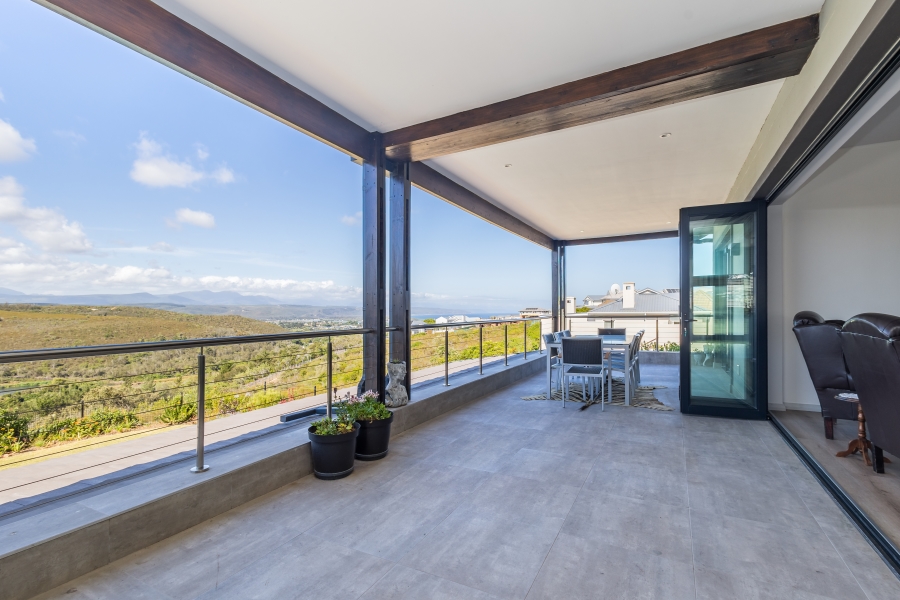 4 Bedroom Property for Sale in Baron View Western Cape